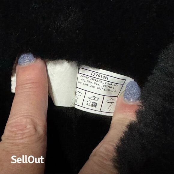 UGG Women's Bailey Button Triplet II Black Boots Size 6 Standard - Picture 8 of 10